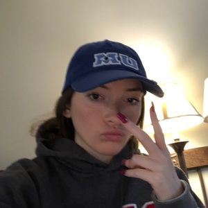 Meet your Posher, Claire